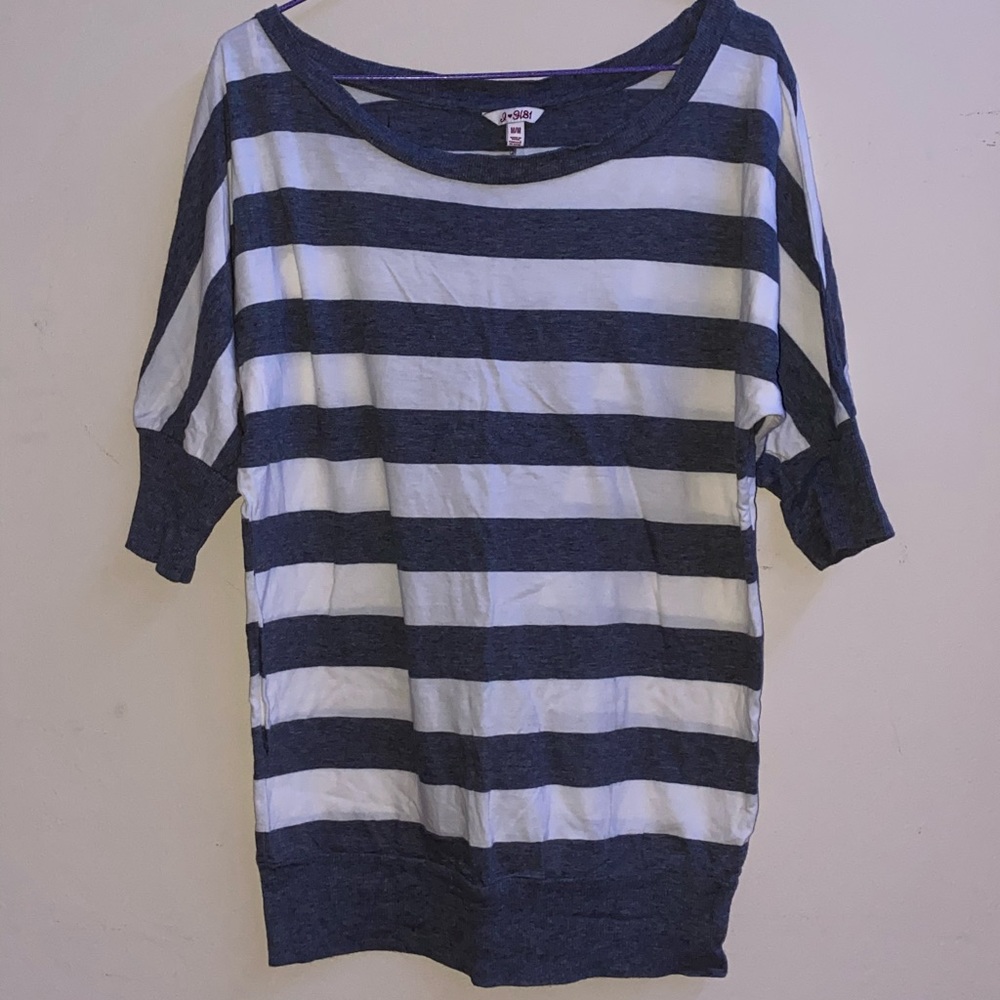wide shouldered gray and white shirt